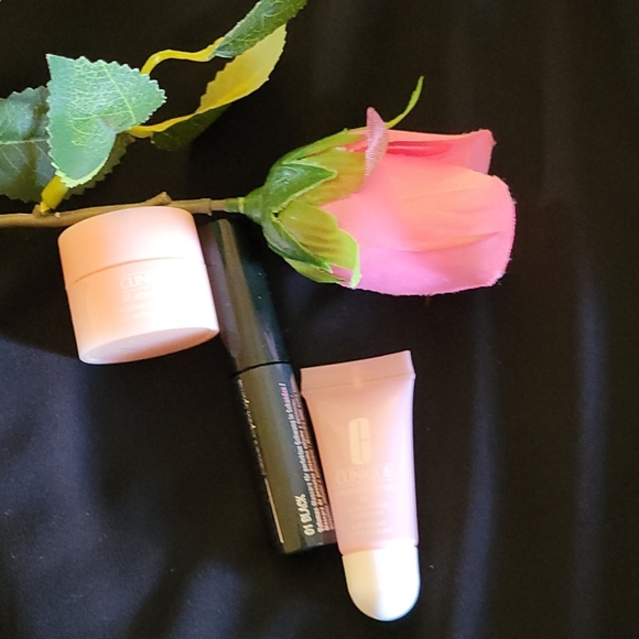 Clinique products - Picture 3 of 3